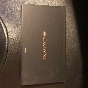 Crown Pro eyeshadow pallet